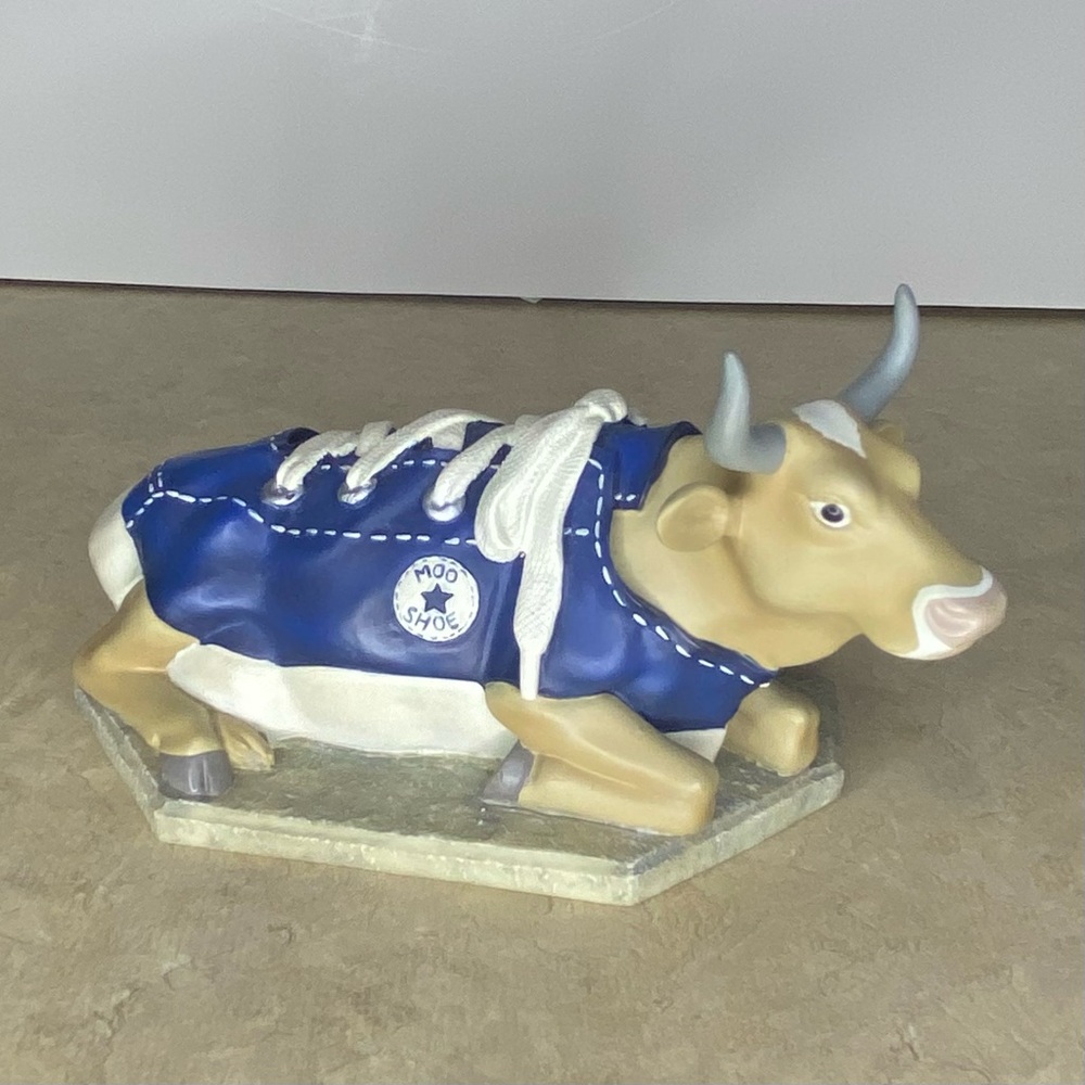 Vintage Cow Parade ceramic figurine, Moo Shoe, 2000, retired